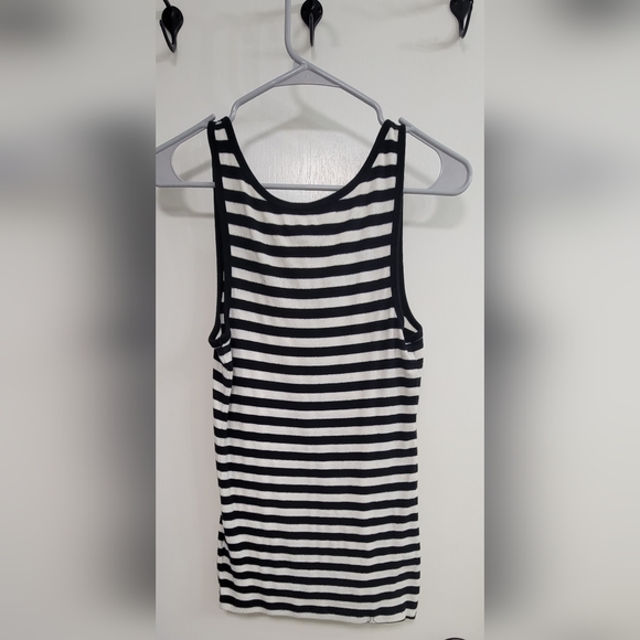 Striped Tank Top - Picture 2 of 3
